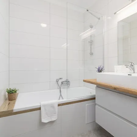 Krakow Elegant Apartment Near The Water Park By Rent Like Home Exterior photo